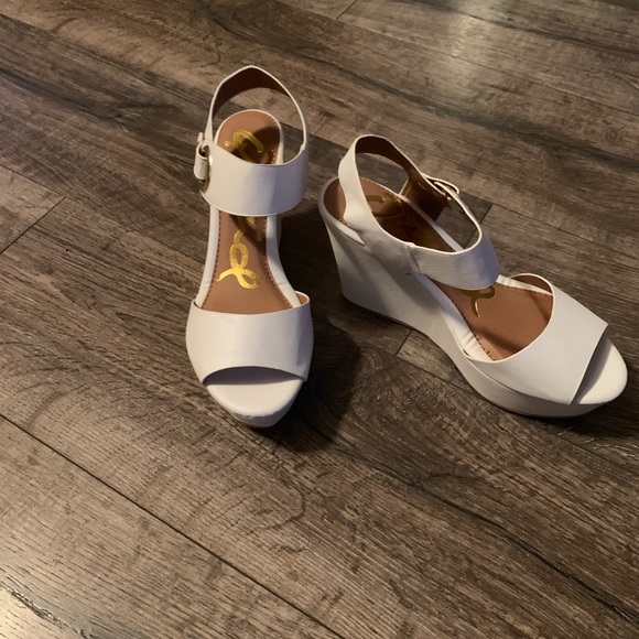 Shoe - Picture 3 of 6